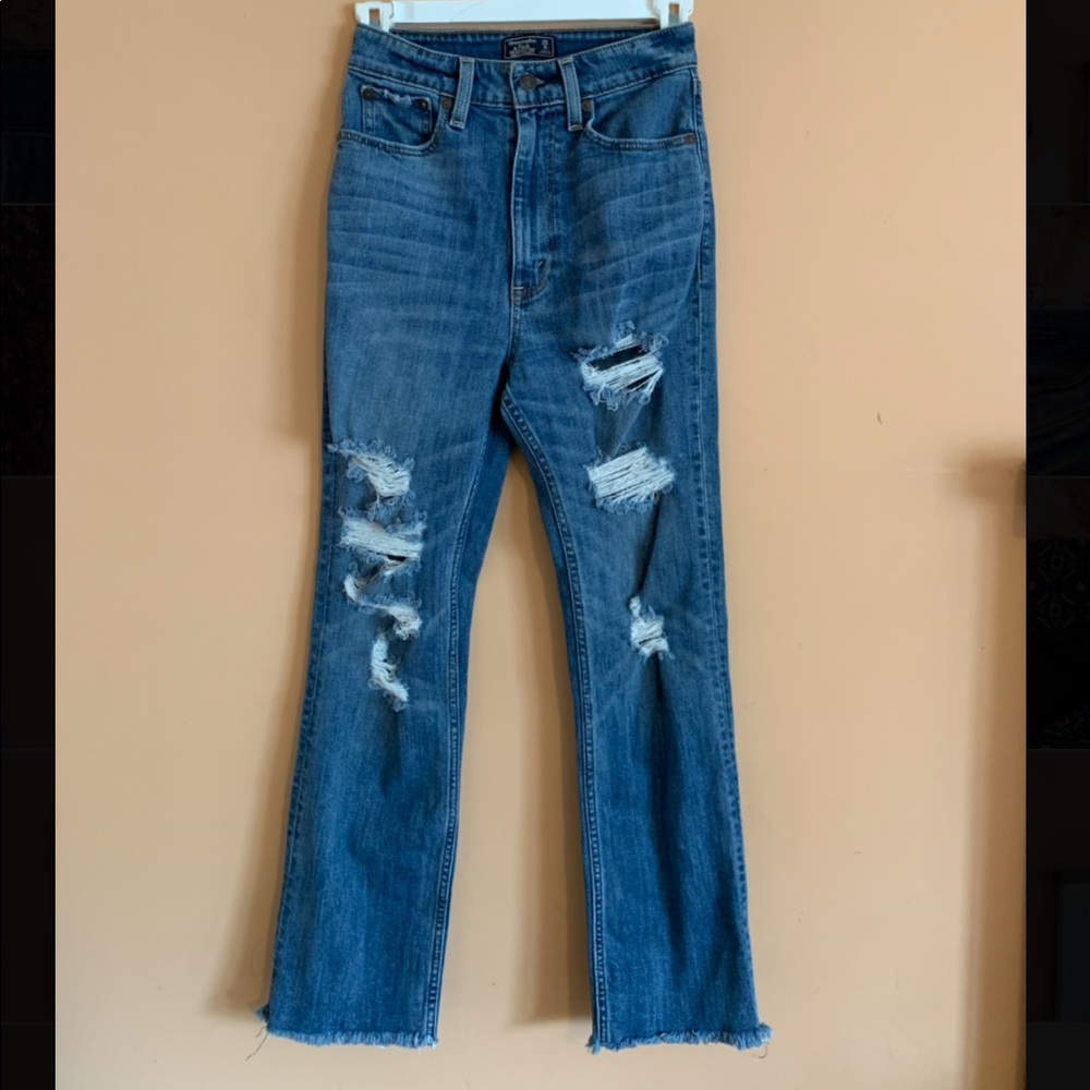 A&F Natural Rise Ankle Straight Jeans
